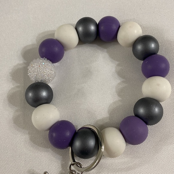 Wristlet Keychain - Silicone Beads with silver embellishments. New without Tag. - Picture 2 of 5